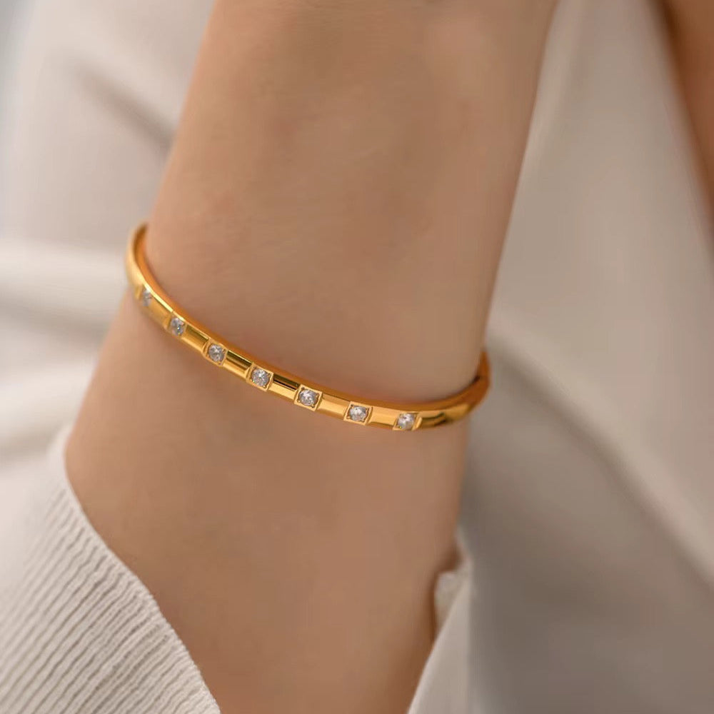 Ceres Bangle