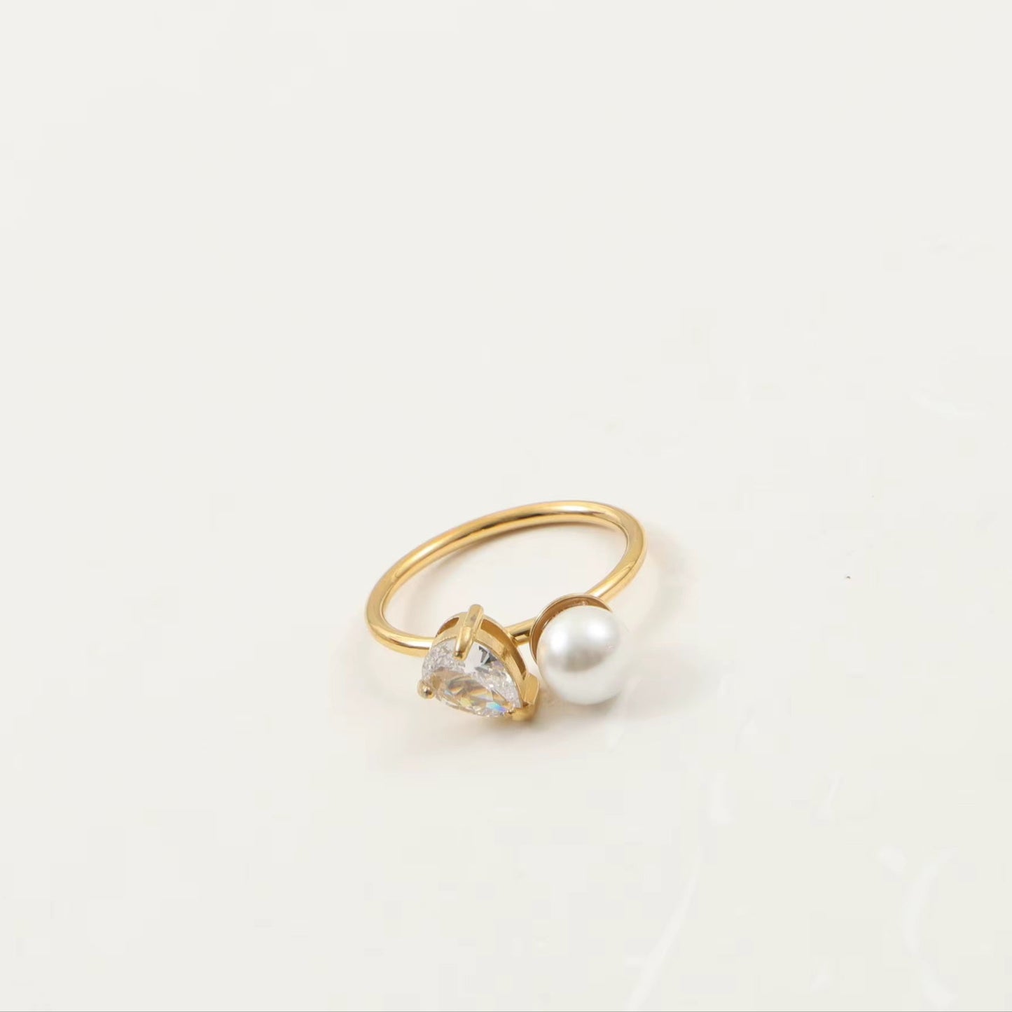 Ovia Ring