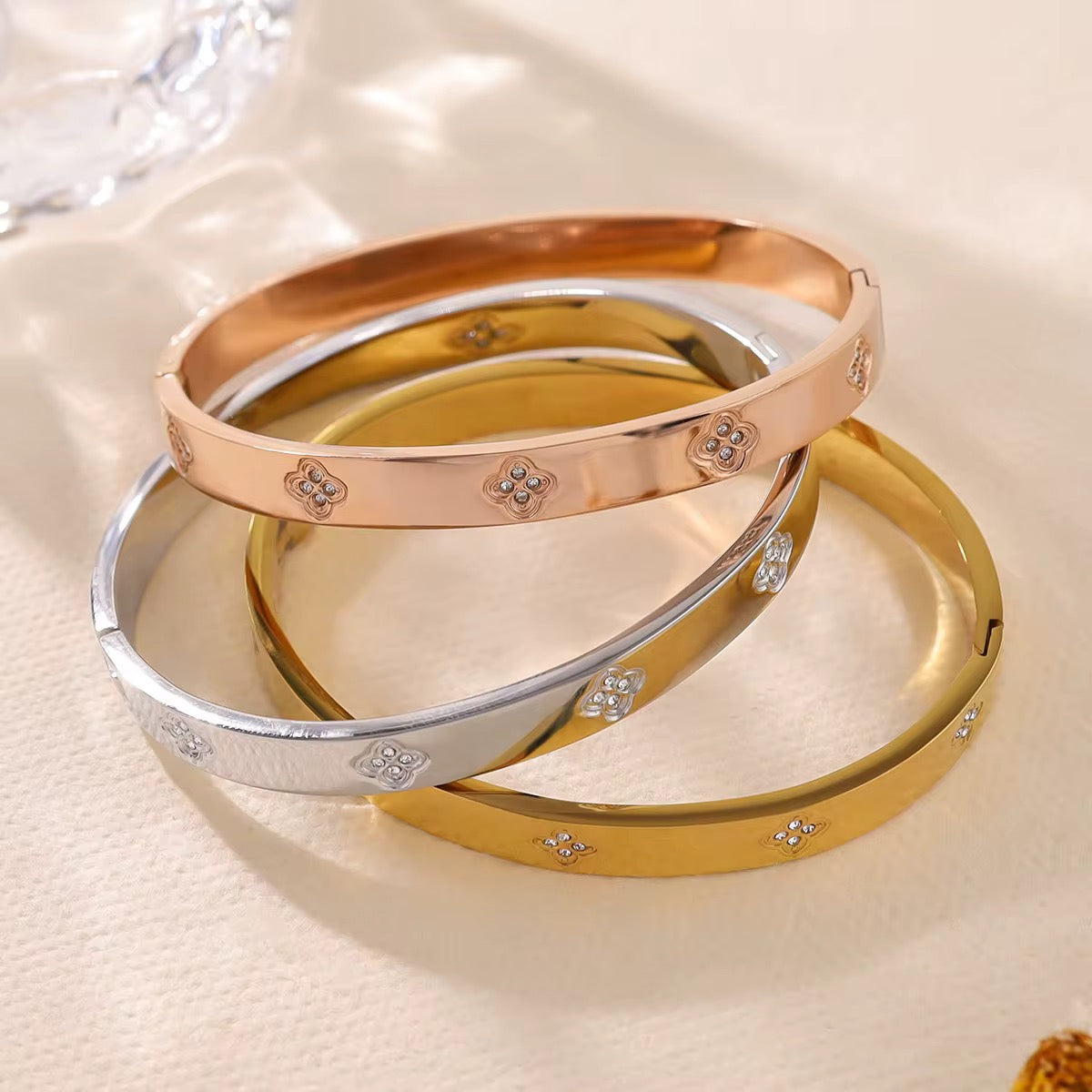 Fluer Bangle